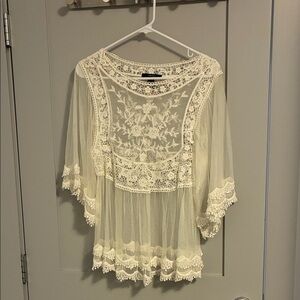 Forever 21 White Lace Blouse Size Medium EUC